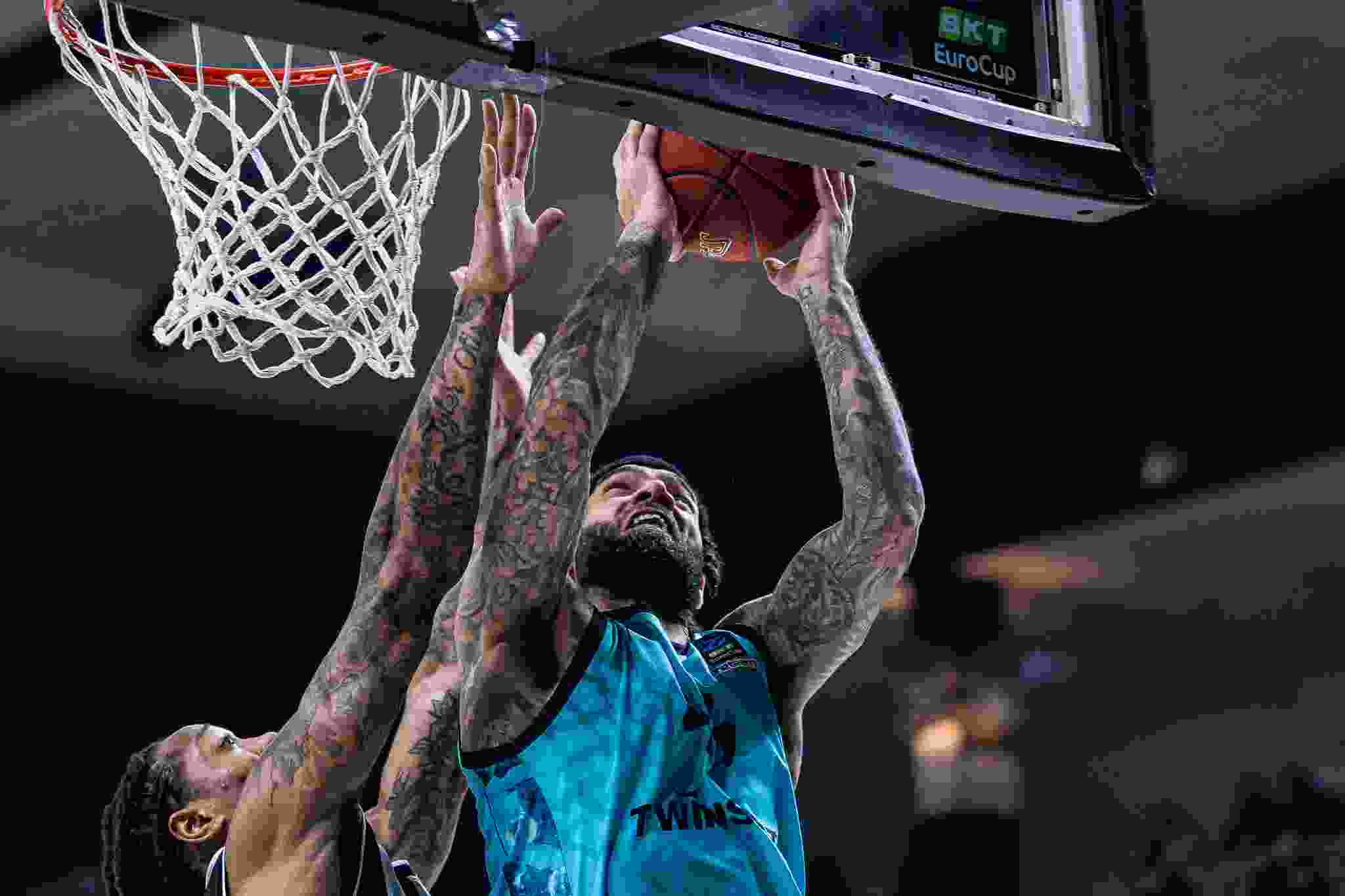 After losing a double-digit lead, a tough defeat in Turkey.