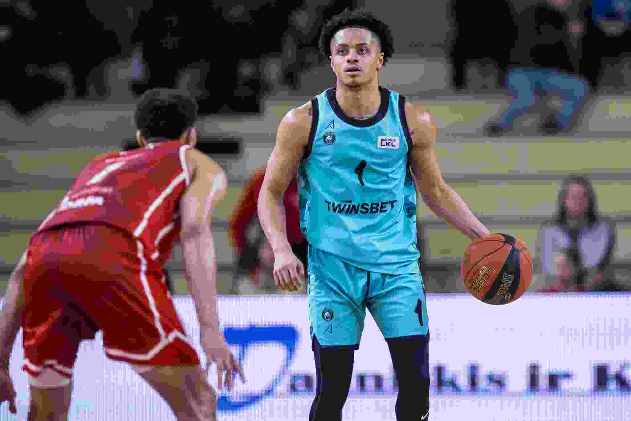 Winning streak extended in a high-scoring game in Utena